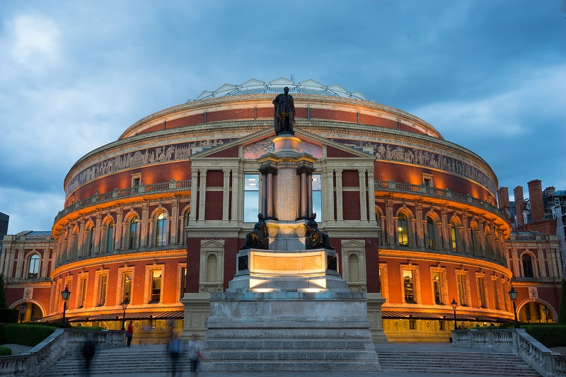 Popsztárok a Royal Albert Hall 150. születésnapján